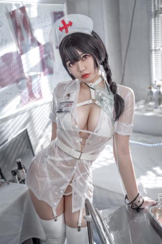 [COSPLAY] 啊日日Ganlory – 未来白色护士 52P-193M