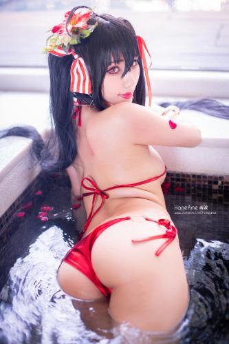 [Cosplay] Hane Ame 雨波 – Taihou bikini (Azur Lane)