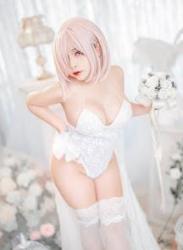 The thumbnail of Coser@Sayo Momo:Mashu White Lingerie Body Oil