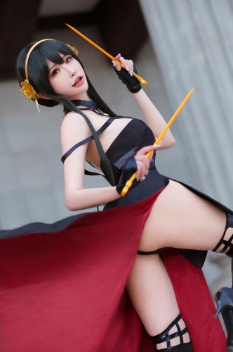 [Cosplay] Plant Lily 花リリ – Yor Forger