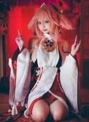 The thumbnail of [Cosplay] Rinka Okita 沖田凜花 – Yae Miko 八重神子 (Genshin Impact)