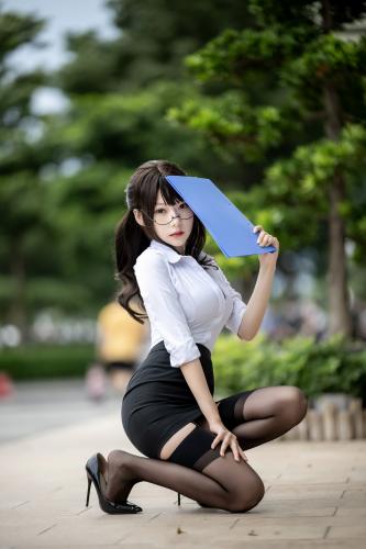 The thumbnail of [Cosplay] Vanilla Meow Lulu 香草喵露露 – Stockings Suit 丝袜西装