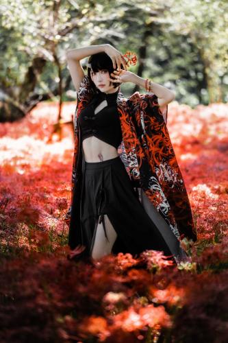 The thumbnail of [Cosplay] Ely – Red Higanbana 殷紅彼岸