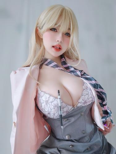 The thumbnail of [Cosplay] 女主K 催眠傲娇的前辈