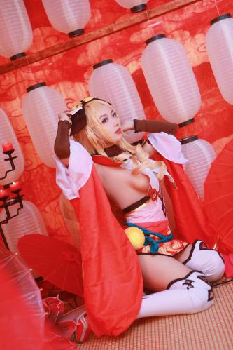 The thumbnail of [Cosplay] 刺青poi 碧蓝航线 追赶者