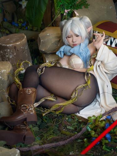 The thumbnail of [Cosplay] Mahuajiang 麻花麻花酱 – Florian 芙莉莲