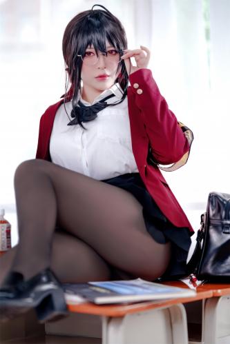 The thumbnail of [Cosplay] 半半子 大凤 风纪委员