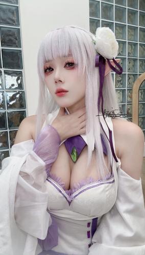 The thumbnail of [Cosplay] 九言 艾米莉亚