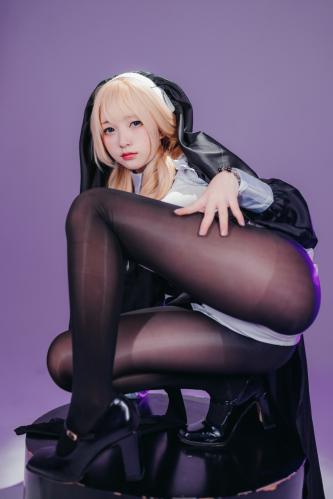 The thumbnail of [Cosplay] 花铃 圣堂修女